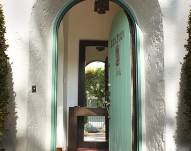 146 N La Peer Drive - Photo Thumbnail 22
