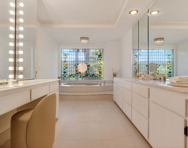 3722 Alonzo Avenue - Photo Thumbnail 69