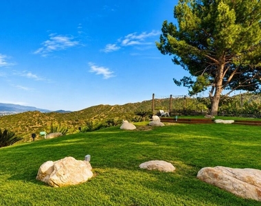 3722 Alonzo Avenue - Photo Thumbnail 4
