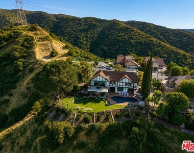 3722 Alonzo Avenue - Photo Thumbnail 1
