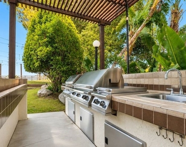 3722 Alonzo Avenue - Photo Thumbnail 62