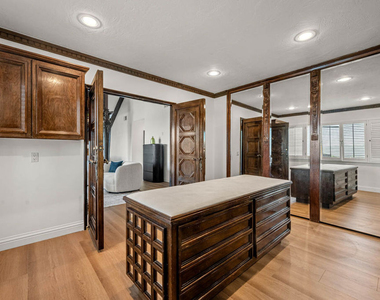 3722 Alonzo Avenue - Photo Thumbnail 24