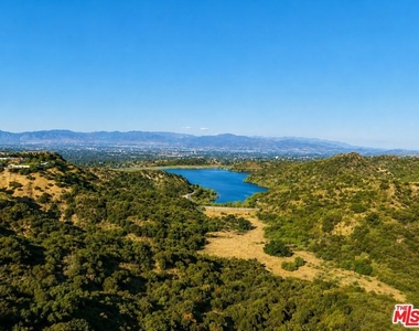 3722 Alonzo Avenue - Photo Thumbnail 47