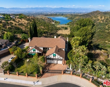 3722 Alonzo Avenue - Photo Thumbnail 3