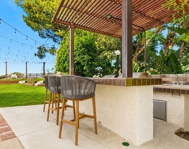 3722 Alonzo Avenue - Photo Thumbnail 58