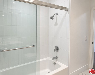 5806 La Mirada Avenue - Photo Thumbnail 6