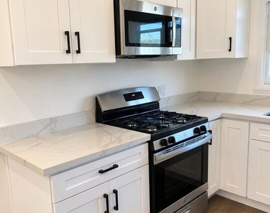 5806 La Mirada Avenue - Photo Thumbnail 3