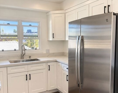 5806 La Mirada Avenue - Photo Thumbnail 2