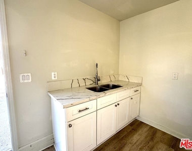 3630 W 60th Street - Photo Thumbnail 7