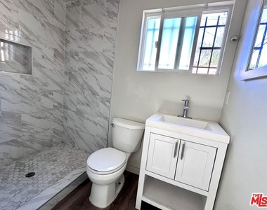 3630 W 60th Street - Photo Thumbnail 11