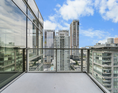 1155 S Grand Avenue - Photo Thumbnail 5