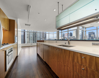 1155 S Grand Avenue - Photo Thumbnail 10