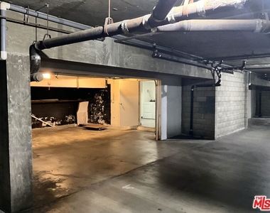 3910 W 182nd Street - Photo Thumbnail 15