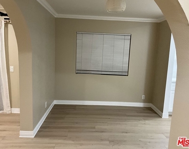 3910 W 182nd Street - Photo Thumbnail 9