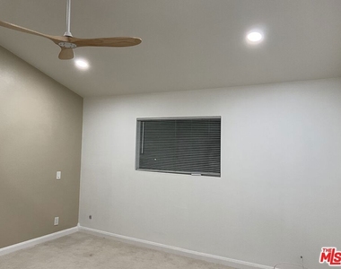 3910 W 182nd Street - Photo Thumbnail 5