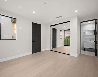 1439 Edris Drive - Photo Thumbnail 23