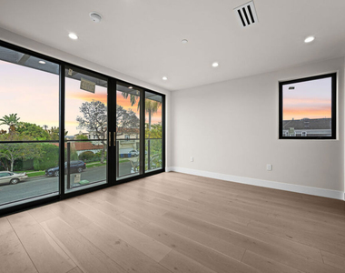 1439 Edris Drive - Photo Thumbnail 18