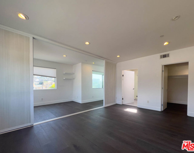 948 N Benton Way - Photo Thumbnail 22