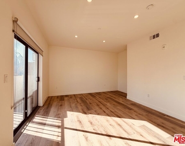 919 Harvard Boulevard - Photo Thumbnail 7