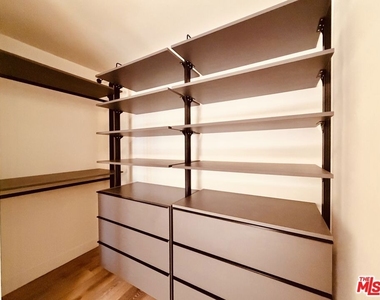 919 Harvard Boulevard - Photo Thumbnail 6