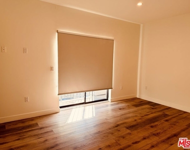 919 Harvard Boulevard - Photo Thumbnail 3