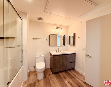 919 Harvard Boulevard - Photo Thumbnail 10