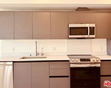 919 Harvard Boulevard - Photo Thumbnail 1