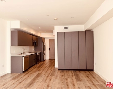 919 Harvard Boulevard - Photo Thumbnail 1