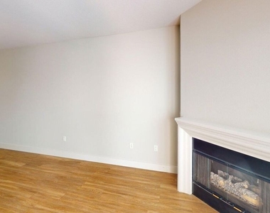 1041 E Glendon Avenue - Photo Thumbnail 5