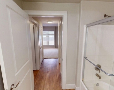 1041 E Glendon Avenue - Photo Thumbnail 10