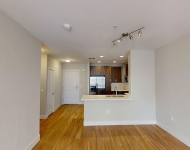 1041 E Glendon Avenue - Photo Thumbnail 6