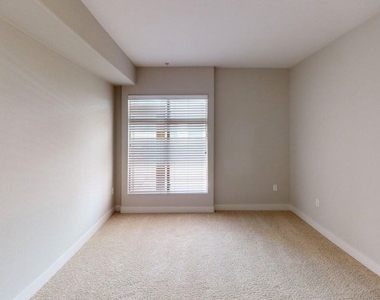 1041 E Glendon Avenue - Photo Thumbnail 14