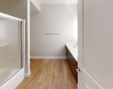 1041 E Glendon Avenue - Photo Thumbnail 13