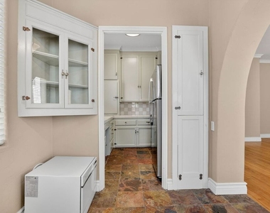 1147 6th Street - Photo Thumbnail 9