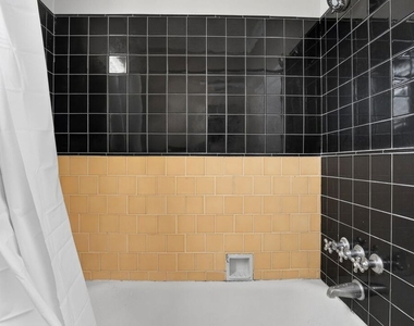 1147 6th Street - Photo Thumbnail 17