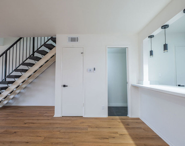 4712 Del Amo Boulevard - Photo Thumbnail 14