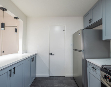 4712 Del Amo Boulevard - Photo Thumbnail 12