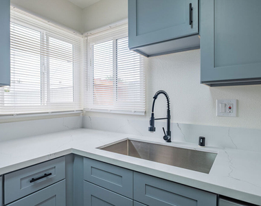 4712 Del Amo Boulevard - Photo Thumbnail 11