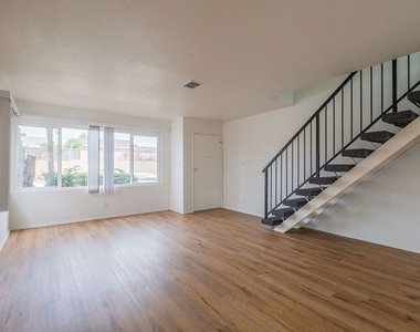 4712 Del Amo Boulevard - Photo Thumbnail 3