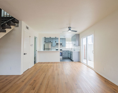 4712 Del Amo Boulevard - Photo Thumbnail 4