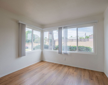 4712 Del Amo Boulevard - Photo Thumbnail 17
