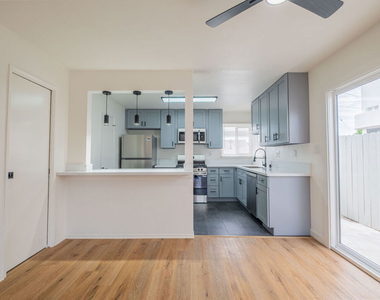 4712 Del Amo Boulevard - Photo Thumbnail 5