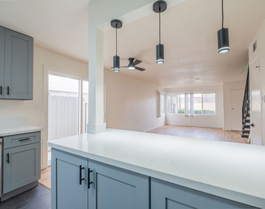 4712 Del Amo Boulevard - Photo Thumbnail 13