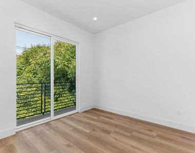 1834 N Echo Park Avenue - Photo Thumbnail 16