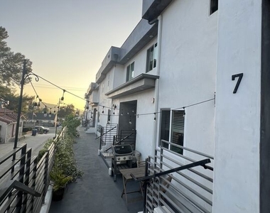 10324 Mount Gleason Avenue - Photo Thumbnail 16