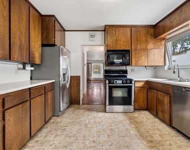 2907 Washington Avenue - Photo Thumbnail 18