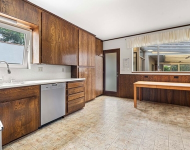 2907 Washington Avenue - Photo Thumbnail 15