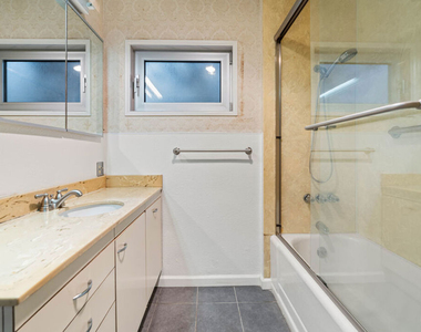 2907 Washington Avenue - Photo Thumbnail 12