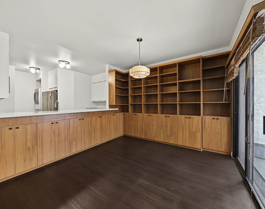 1515 Amherst Avenue - Photo Thumbnail 8
