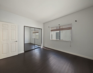 1515 Amherst Avenue - Photo Thumbnail 20